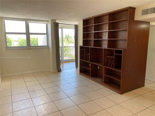 apt-404-9411 Sw 4th St, Miami, FL, 33174-2066 | Card Image