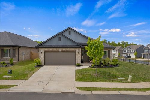 61 Woodcross Dr, Simpsonville, SC, 29681-7176 | Card Image