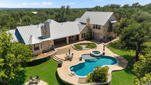824 Waterstone Pkwy, Boerne, TX, 78006-3918 | Card Image