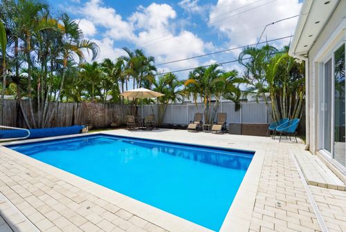 250 Ne 57th St, Oakland Park, FL, 33334-1728 | Card Image