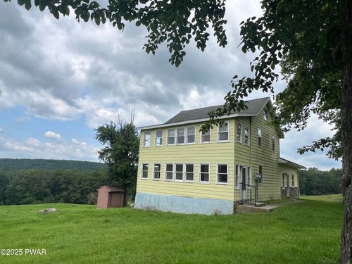 fl-1st-453 Ridge Ave, Hawley, PA, 18428-4557 | Card Image
