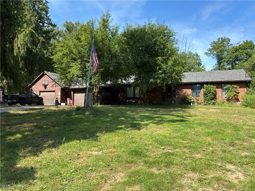 7176 Hunter Dr, Chippewa Lake, OH, 44215-9715 | Card Image