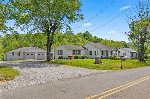 917 Central Ave, Athens, TN, 37303-3822 | Card Image