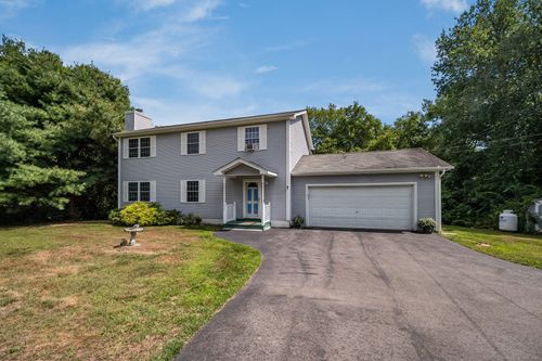 214 S Broad St, Pawcatuck, CT, 06379-1924 | Card Image