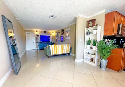 apt-209-941 Crystal Lake Dr, Deerfield Beach, FL, 33064-1976 | Card Image