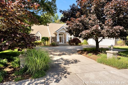 18090 Wildwood Springs Pkwy, Spring Lake, MI, 49456-9048 | Card Image