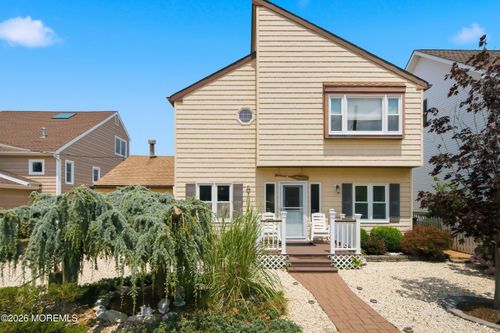 6 Ward Dr, Brick, NJ, 08723-7533 | Card Image