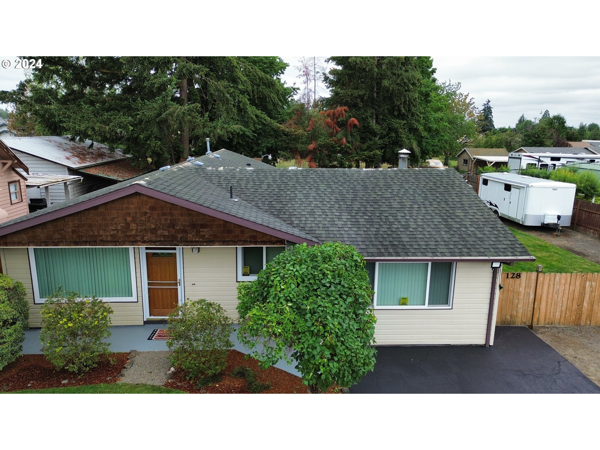 Dixon Ave, Molalla, OR 97038