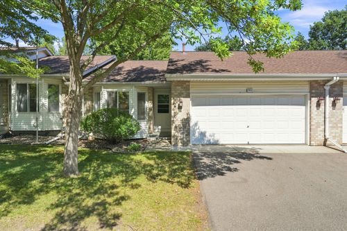 14111 Essex Ln, Apple Valley, MN, 55124-5802 | Card Image