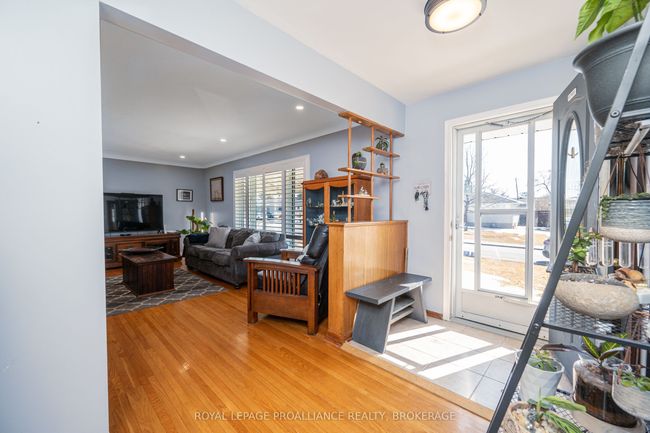 70 Briscoe St, House other with 4 bedrooms, 2 bathrooms and 4 parking in Amherstview ON | Image 5