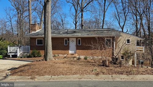 8 Lakeside Dr, GREENBELT, MD, 20770-1904 | Card Image