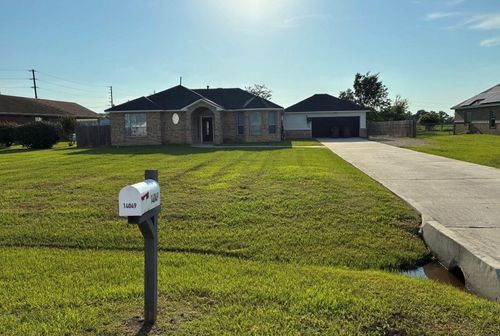 14049 Overstreet Dr, Willis, TX, 77318-3397 | Card Image