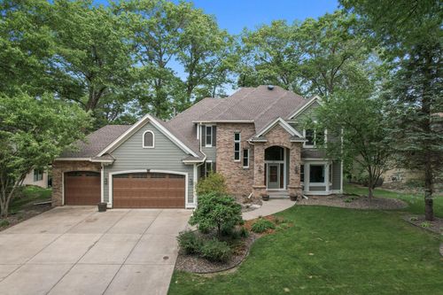 36 Forest Trl, Mahtomedi, MN, 55115-1799 | Card Image