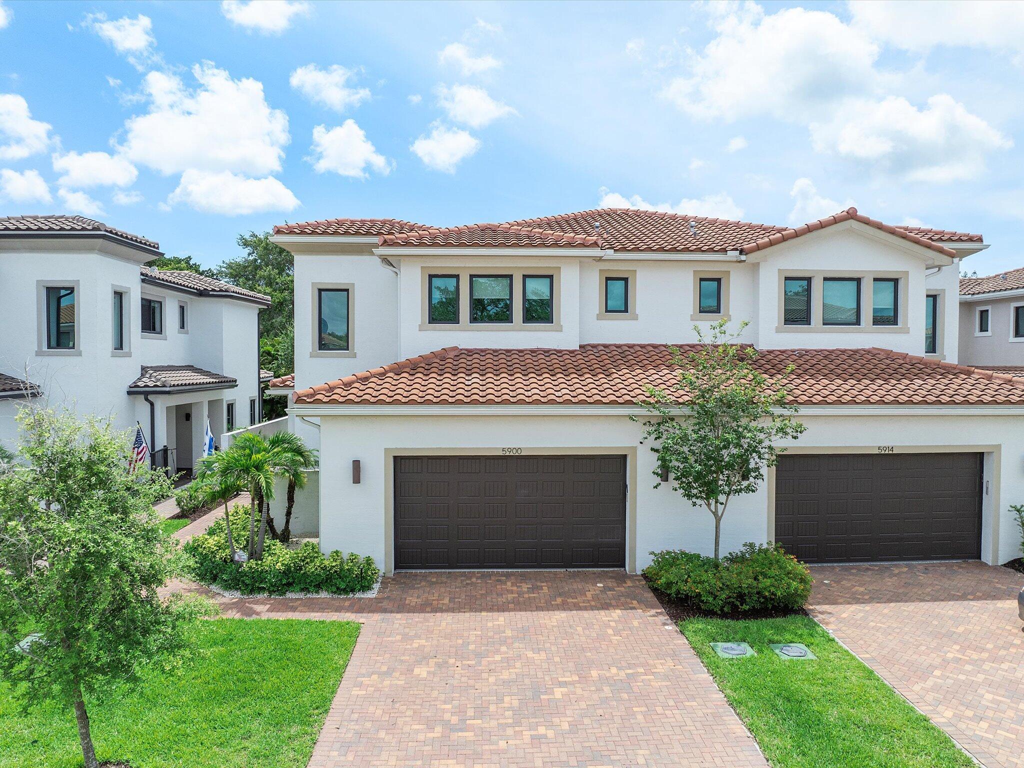 Brookfield Cir, Fort Lauderdale, FL 33312