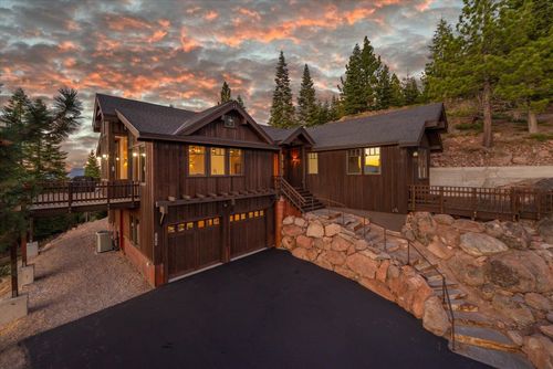 12797 Crest Way, Truckee, CA, 96161-1888 | Card Image