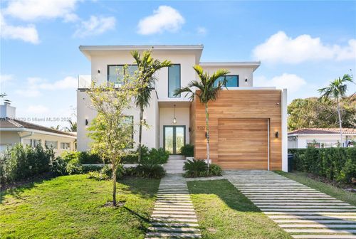 9132 Dickens Ave, Surfside, FL, 33154-3141 | Card Image