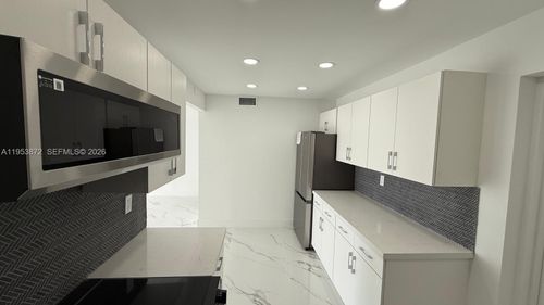 apt-4j-16850 S Glades Dr, North Miami Beach, FL, 33162-2910 | Card Image
