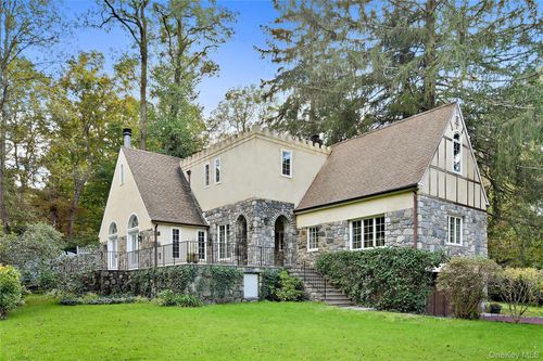 160 Long Ridge Rd, Bedford, NY, 10506-1811 | Card Image