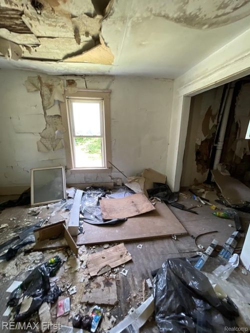 107 Sturtevant St, Highland Park, MI, 48203-3252 | Card Image