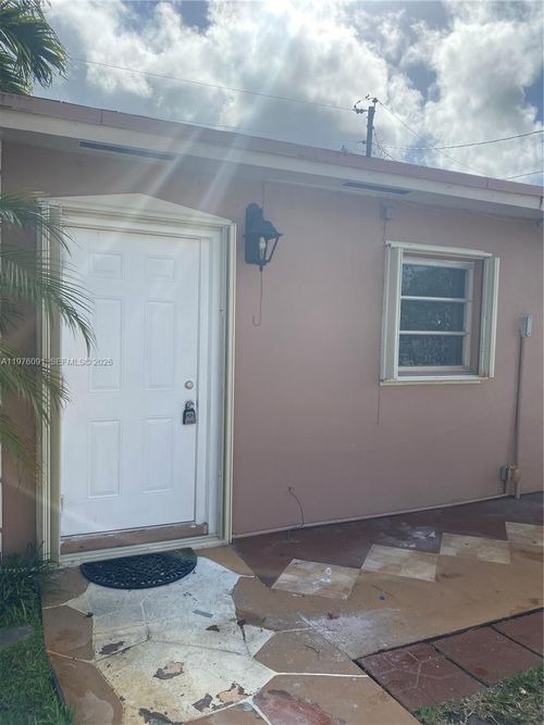 0-10701 Nw 23rd Ave, Miami, FL, 33167-3006 | Card Image