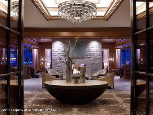 b34-315 E Dean St, Aspen, CO, 81611-1807 | Card Image