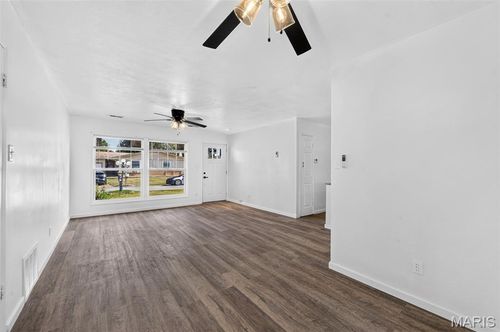 2271 Cessna Dr, Arnold, MO, 63010-1706 | Card Image
