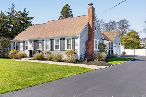 110 Mariners Ln, Falmouth, MA, 02540-2753 | Card Image