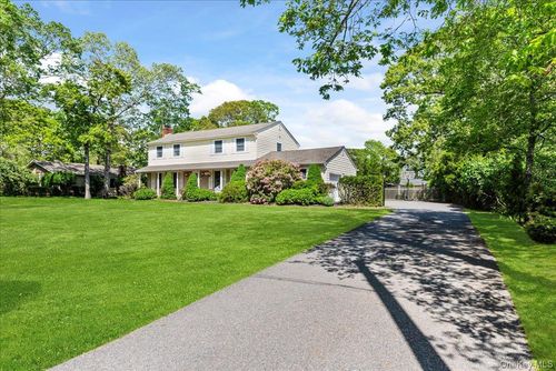 15 Oak Ln, Hampton Bays, NY, 11946-3314 | Card Image