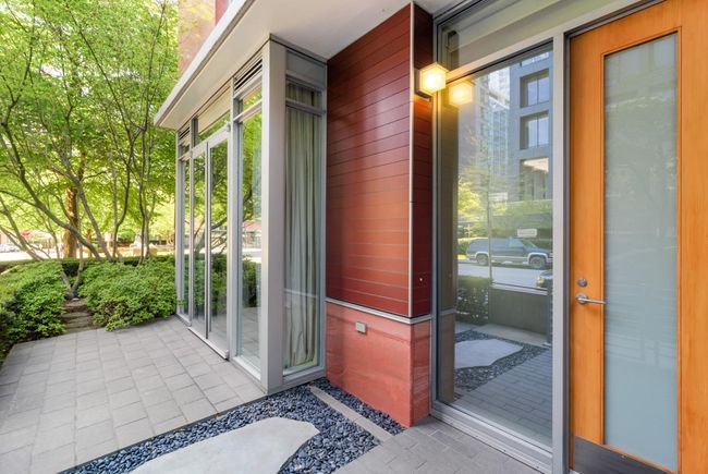 1181 W Cordova Street, Townhouse with 2 bedrooms, 2 bathrooms and 2 parking in Vancouver BC | Image 3