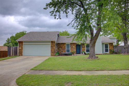 211 W 114th Court S, Jenks, OK, 74037 | Card Image