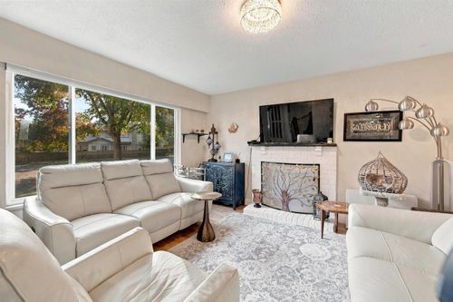6284 Morgan Pl, Surrey, BC, V3S5B9 | Card Image