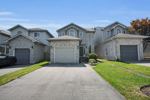 19 Southcott Crt, London, ON, N6G4Y6 | Card Image