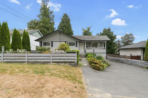 18066 59 Ave, Surrey, BC, V3S1P7 | Card Image