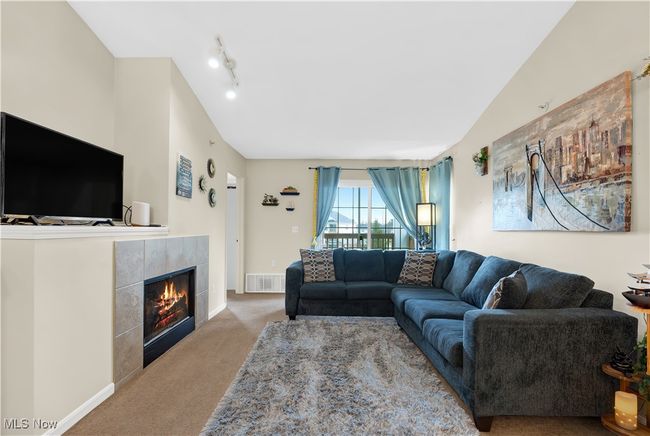 APT-339 - 23003 Chandlers Ln, Condo with 3 bedrooms, 2 bathrooms and null parking in Olmsted Falls OH | Image 18