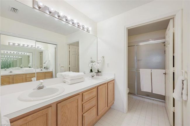 APT-201 - 736 Wiggins Lake Dr, Condo with 2 bedrooms, 2 bathrooms and 1 parking in NAPLES FL | Image 14