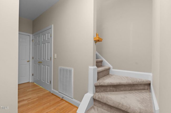 Backstairs to Bonus Rm | Image 26
