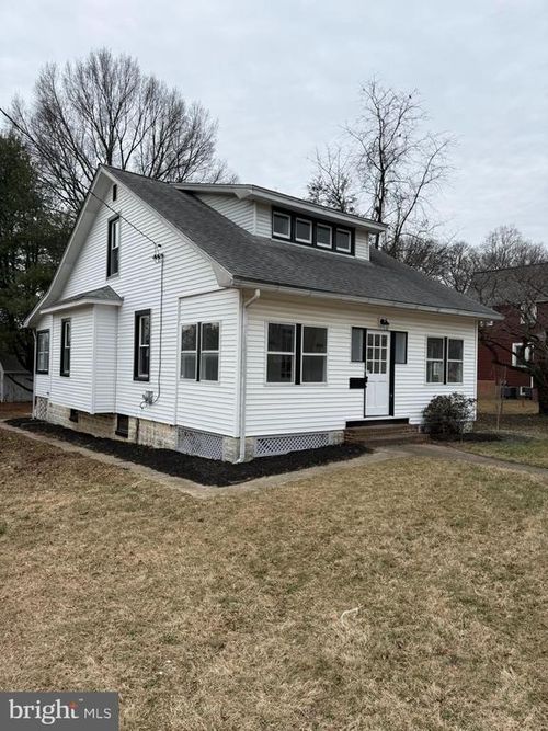 205 Wicklow Rd, GLEN BURNIE, MD, 21061-2512 | Card Image