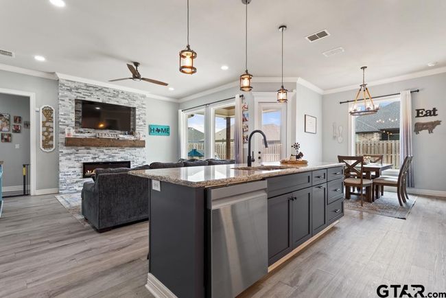 2101 Stephanie Dr, House other with 4 bedrooms, 2 bathrooms and null parking in Whitehouse TX | Image 8