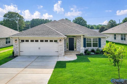 107 Sidney Ruth Dr, New Market, AL, 35761-7301 | Card Image