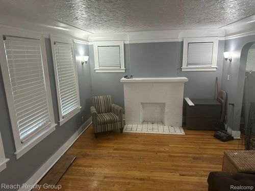 21662 Bennett St, Detroit, MI, 48219-2578 | Card Image