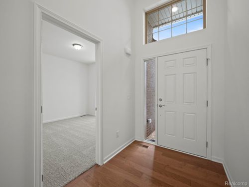 45843 Beaufort Dr, Macomb, MI, 48044-6342 | Card Image