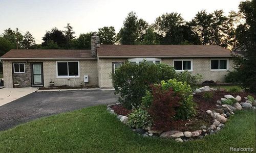 186 W Wattles Rd, Troy, MI, 48098-4685 | Card Image