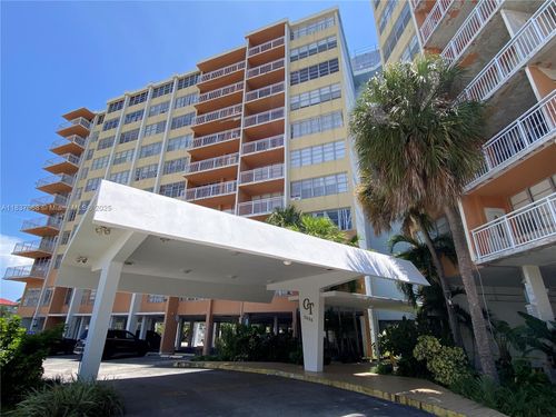 apt-807-2025 Ne 164th St, North Miami Beach, FL, 33162-4108 | Card Image