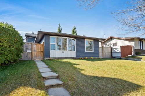 11 Berwick Hill Nw, Calgary, AB, T3K1C4 | Card Image