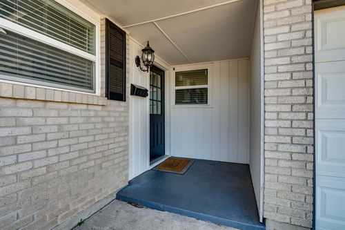 5704 Nw 45th St, Warr Acres, OK, 73122-4204 | Card Image