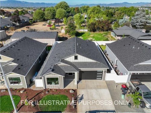 7900 Marcelle Ln, White City, OR, 97503-1764 | Card Image
