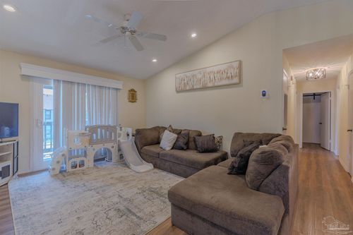 r11-2299 Scenic Hwy, Pensacola, FL, 32503-8611 | Card Image