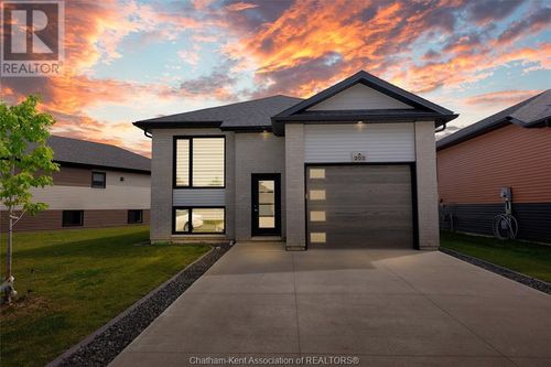 203 Moonstone Cres, Chatham, ON, N7M0S1 | Card Image