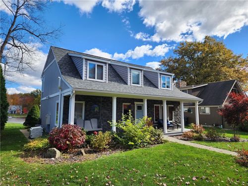 670 Latonka Dr, Mercer, PA, 16137-9734 | Card Image