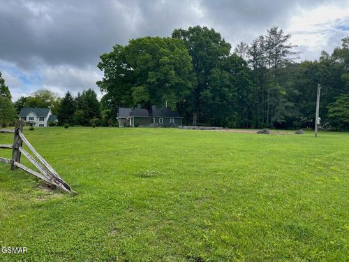 1 Robeson Rd, Sevierville, TN, 37862-8407 | Card Image